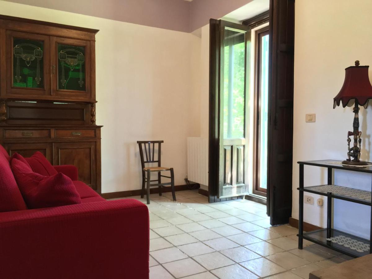 Bed And Breakfast Il Glicine Piedimonte Etneo Ruang foto