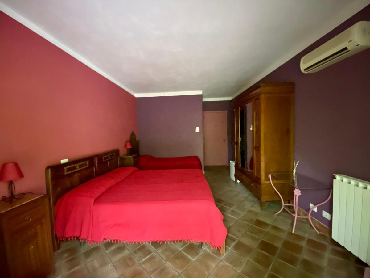 Bed And Breakfast Il Glicine Piedimonte Etneo Bagian luar foto