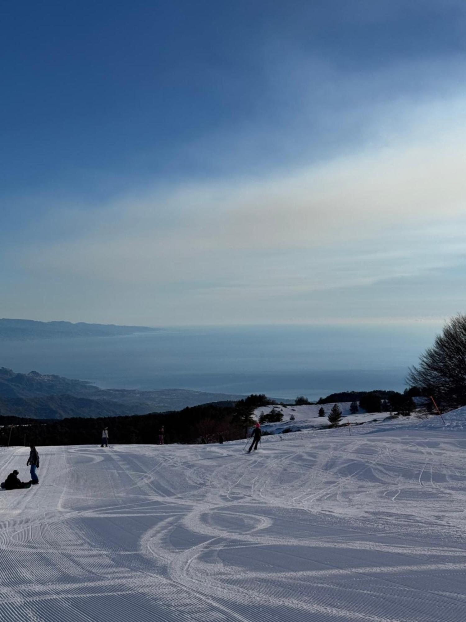 Bed And Breakfast Il Glicine Piedimonte Etneo Bagian luar foto