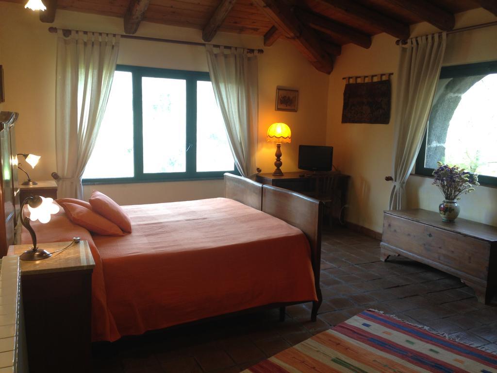 Bed And Breakfast Il Glicine Piedimonte Etneo Bagian luar foto