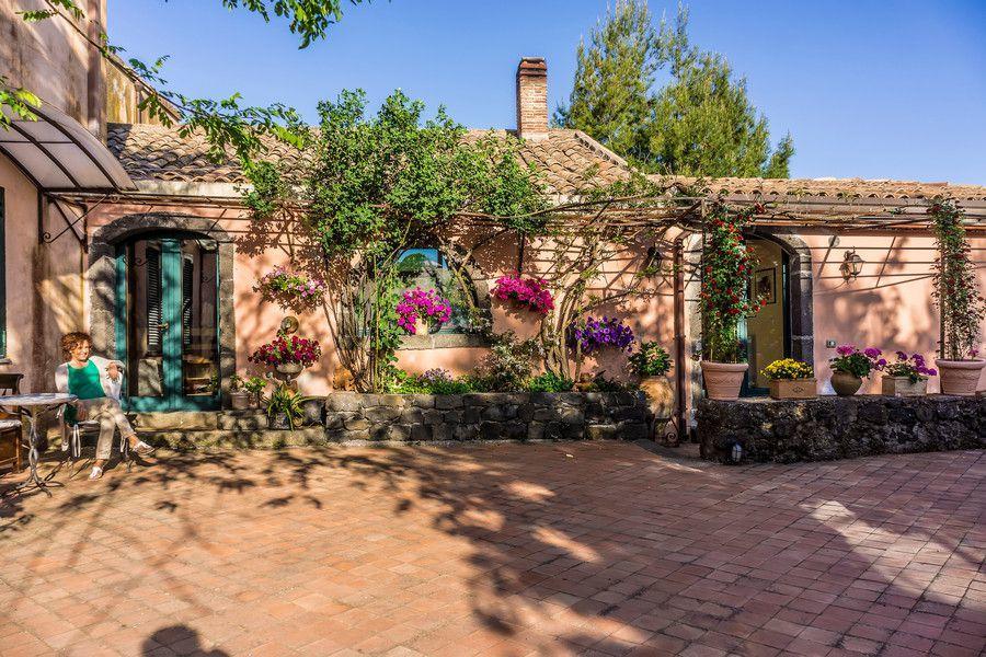 Bed And Breakfast Il Glicine Piedimonte Etneo Bagian luar foto