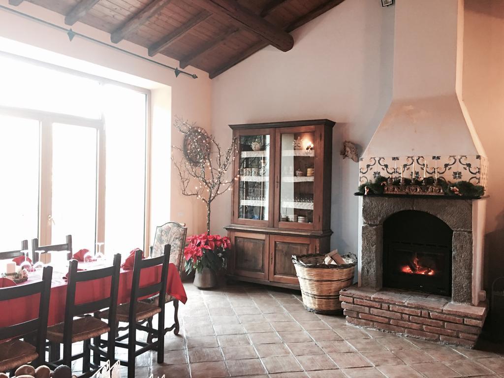 Bed And Breakfast Il Glicine Piedimonte Etneo Bagian luar foto