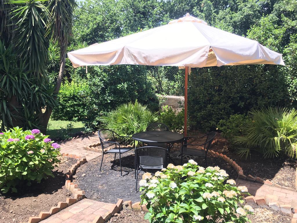 Bed And Breakfast Il Glicine Piedimonte Etneo Bagian luar foto