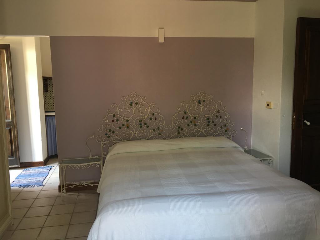 Bed And Breakfast Il Glicine Piedimonte Etneo Bagian luar foto